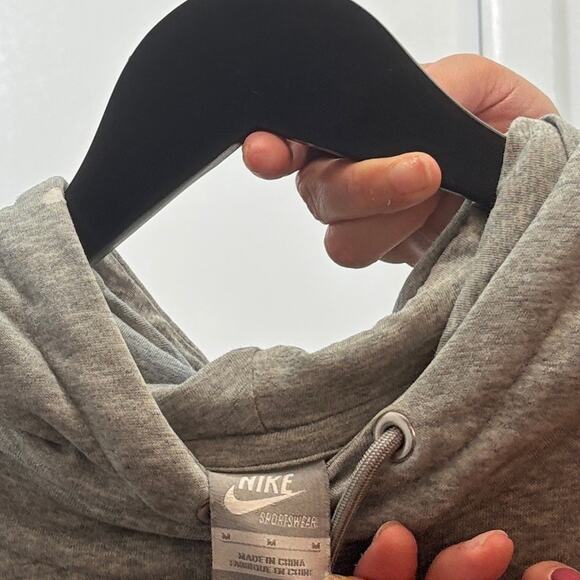 Nike Heather Gray‎ Hoodie Women’s Medium Pullover Sweatshirt Logo Flaws - Picture 8 of 8